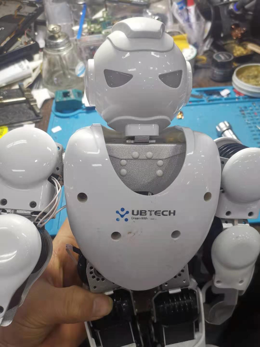 UBTECH 阿尔法1S 超级好玩的家用机器人，给你的孩子一个好伙伴！ - 普象网
