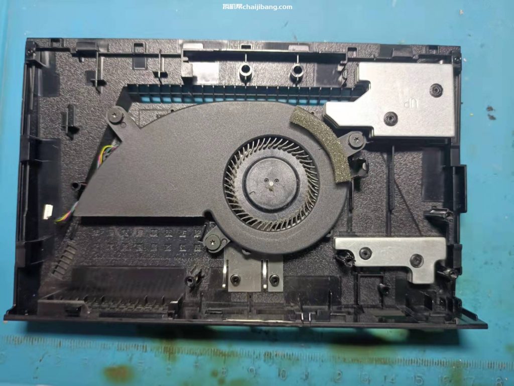 英伟达SHIELD盒子拆机扩容硬盘测评