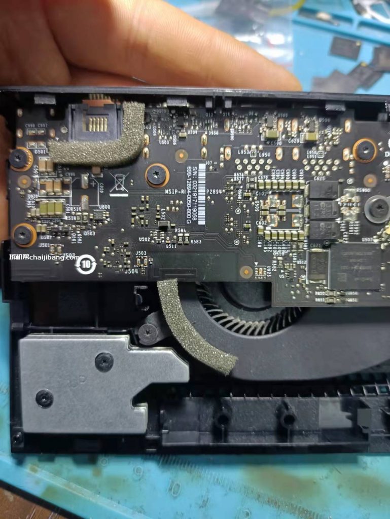 英伟达SHIELD盒子拆机扩容硬盘测评