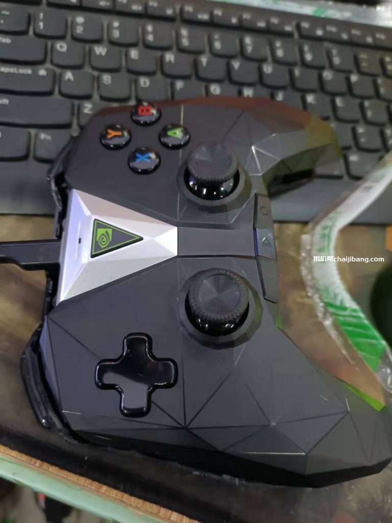 英伟达SHIELD盒子拆机扩容硬盘测评