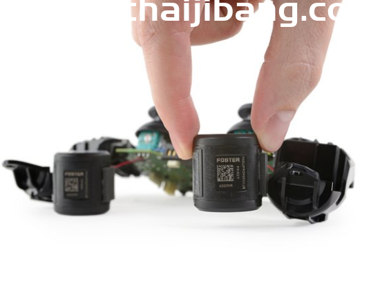 拆解索尼游戏手柄DualSense控制器