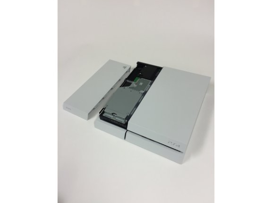 拆解索尼PlayStation 4芯片维修