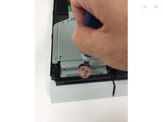 拆解索尼PlayStation 4芯片维修