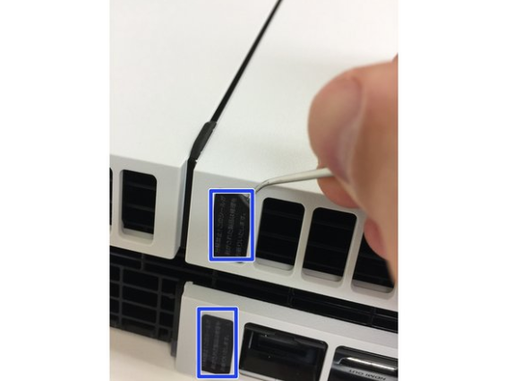 拆解索尼PlayStation 4芯片维修
