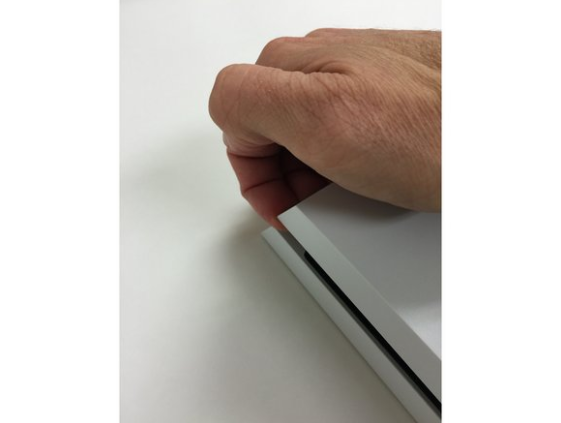 拆解索尼PlayStation 4芯片维修