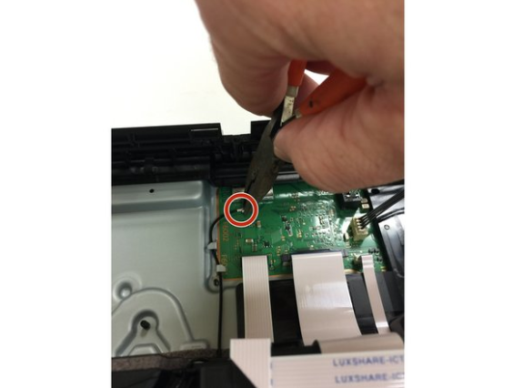 拆解索尼PlayStation 4芯片维修