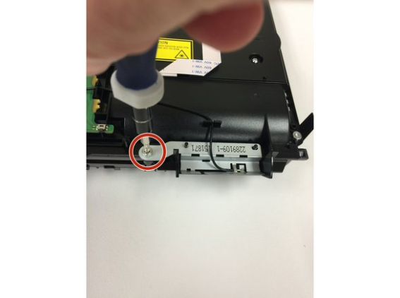 拆解索尼PlayStation 4芯片维修