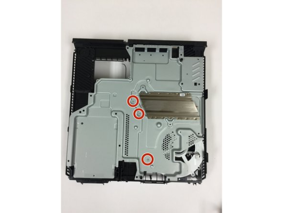 拆解索尼PlayStation 4芯片维修