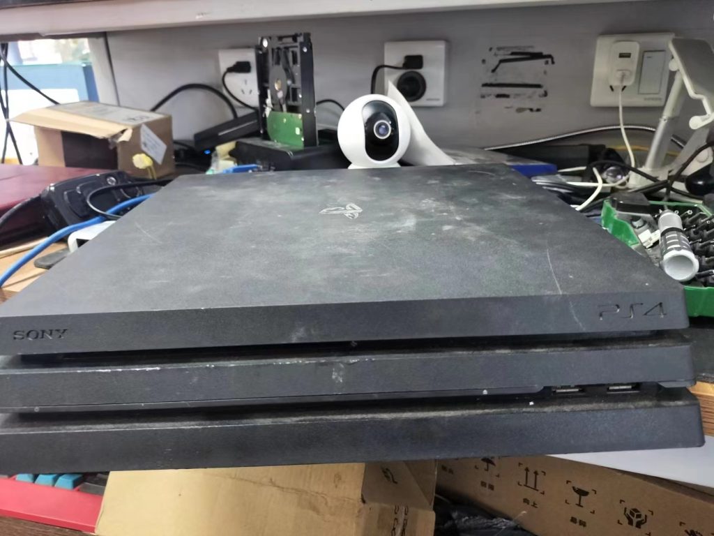索尼PS4Pro游戏机不开机拆机图解