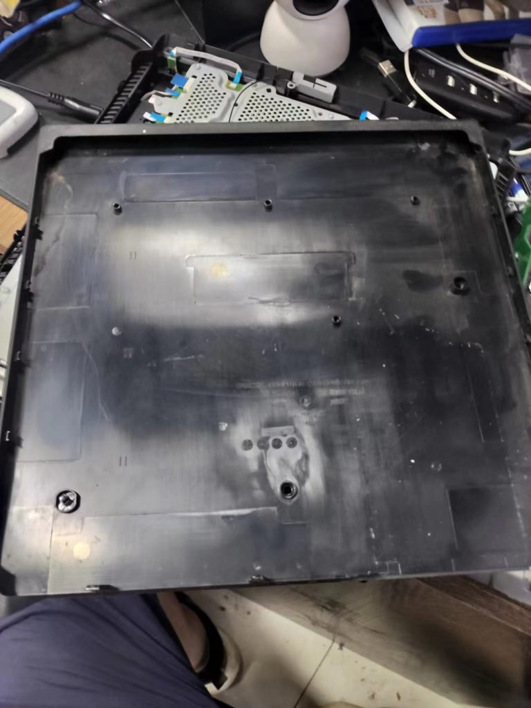 索尼PS4Pro游戏机不开机拆机图解