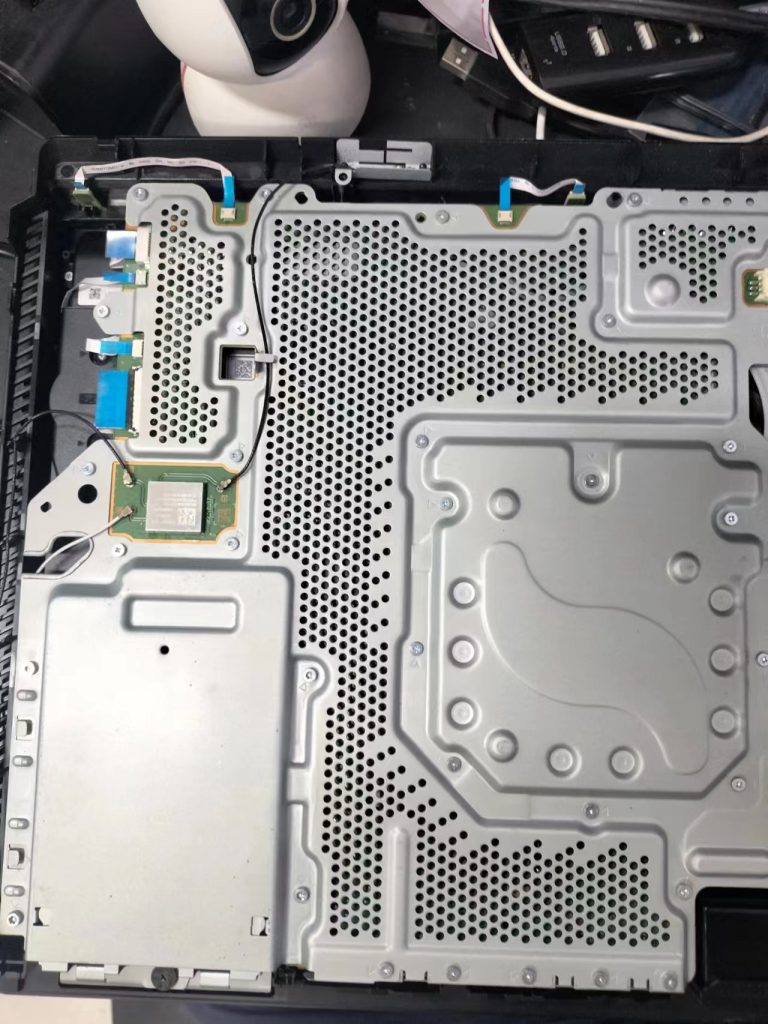 索尼PS4Pro游戏机不开机拆机图解