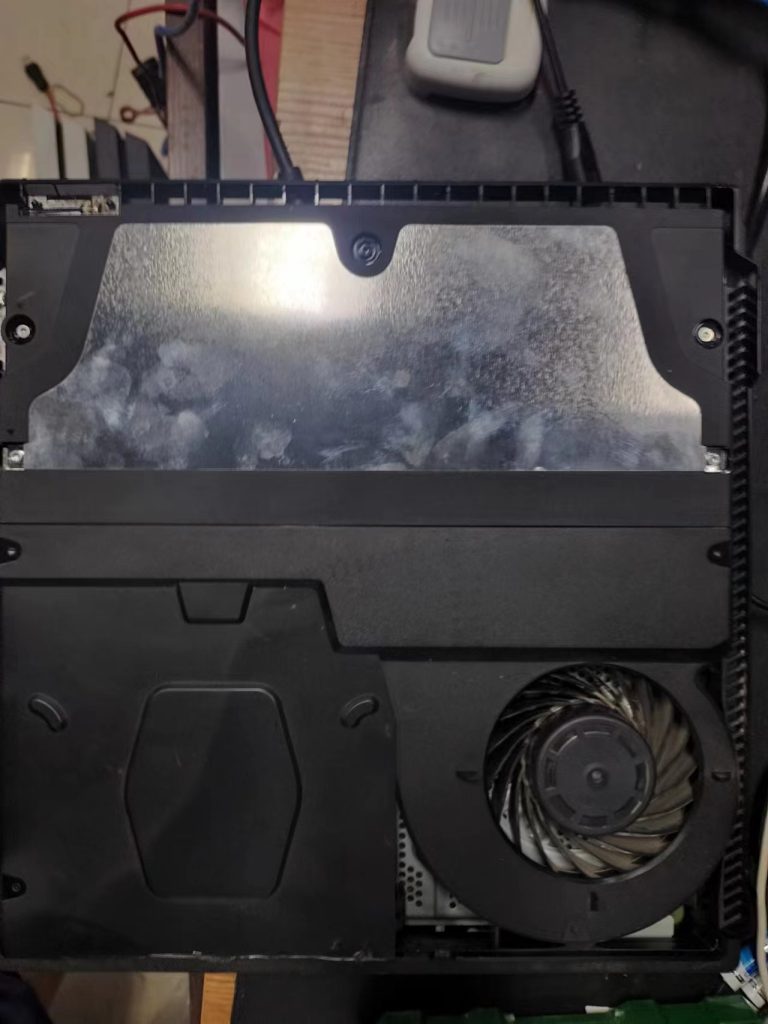 索尼PS4Pro游戏机不开机拆机图解