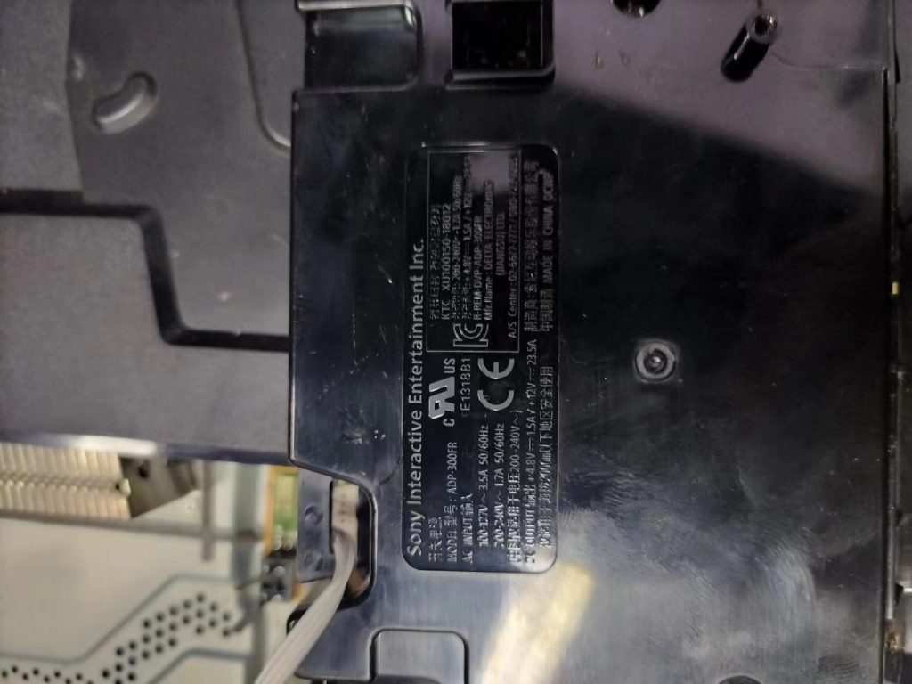索尼PS4Pro游戏机不开机拆机图解