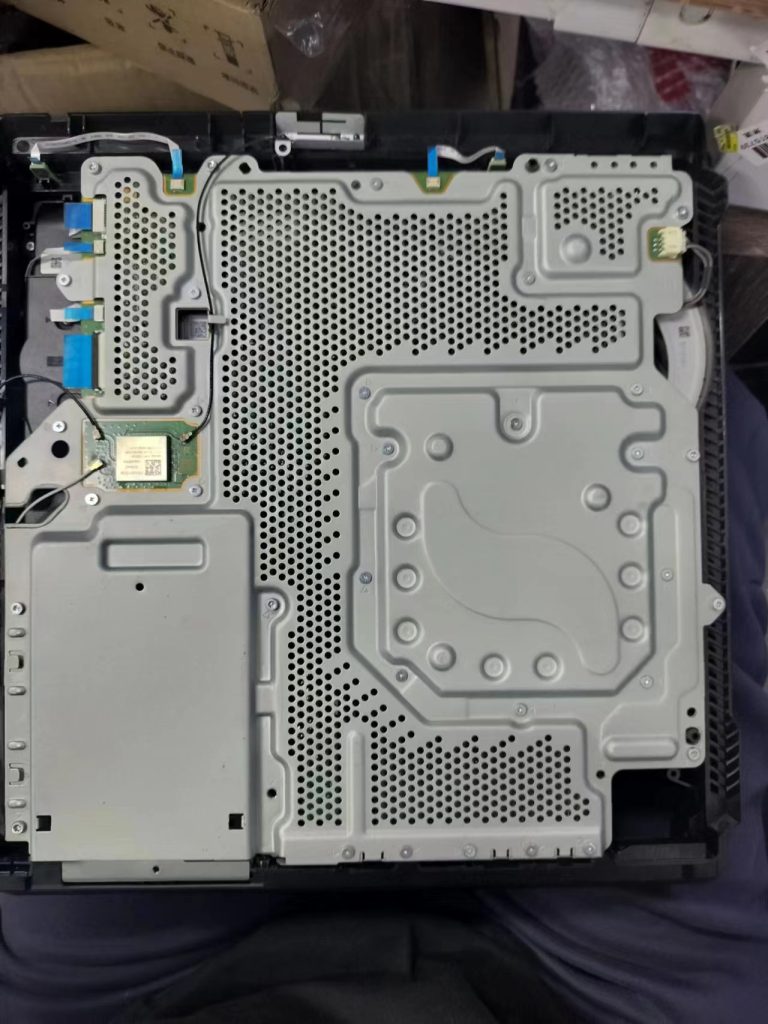 索尼PS4Pro游戏机不开机拆机图解