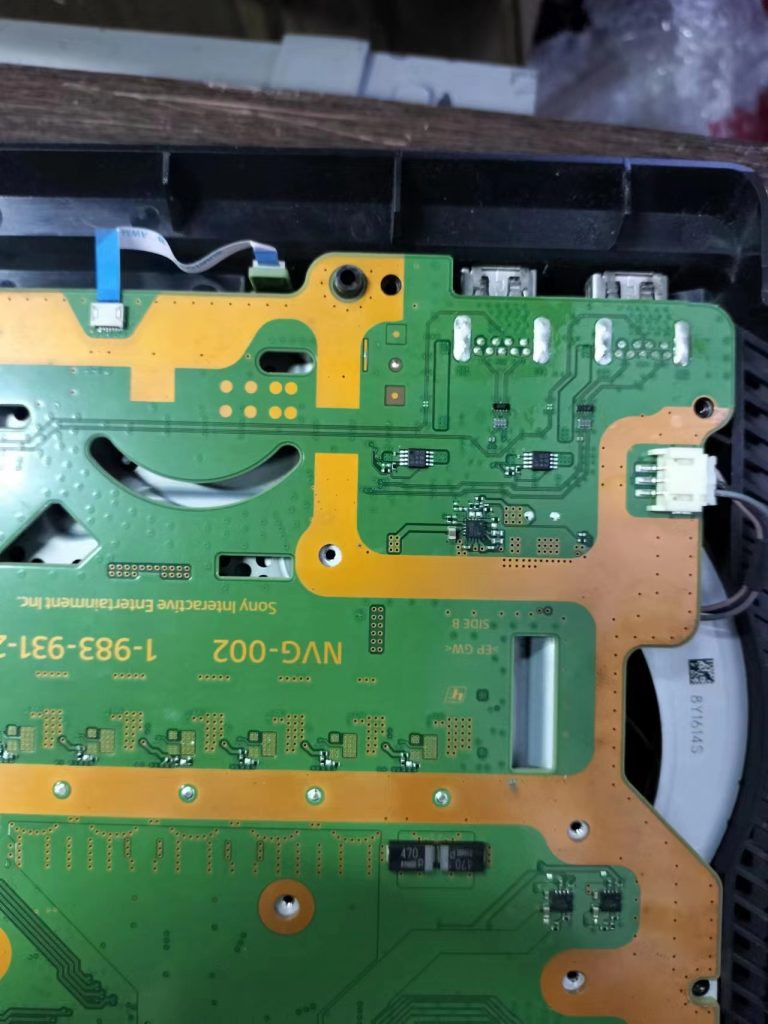索尼PS4Pro游戏机不开机拆机图解