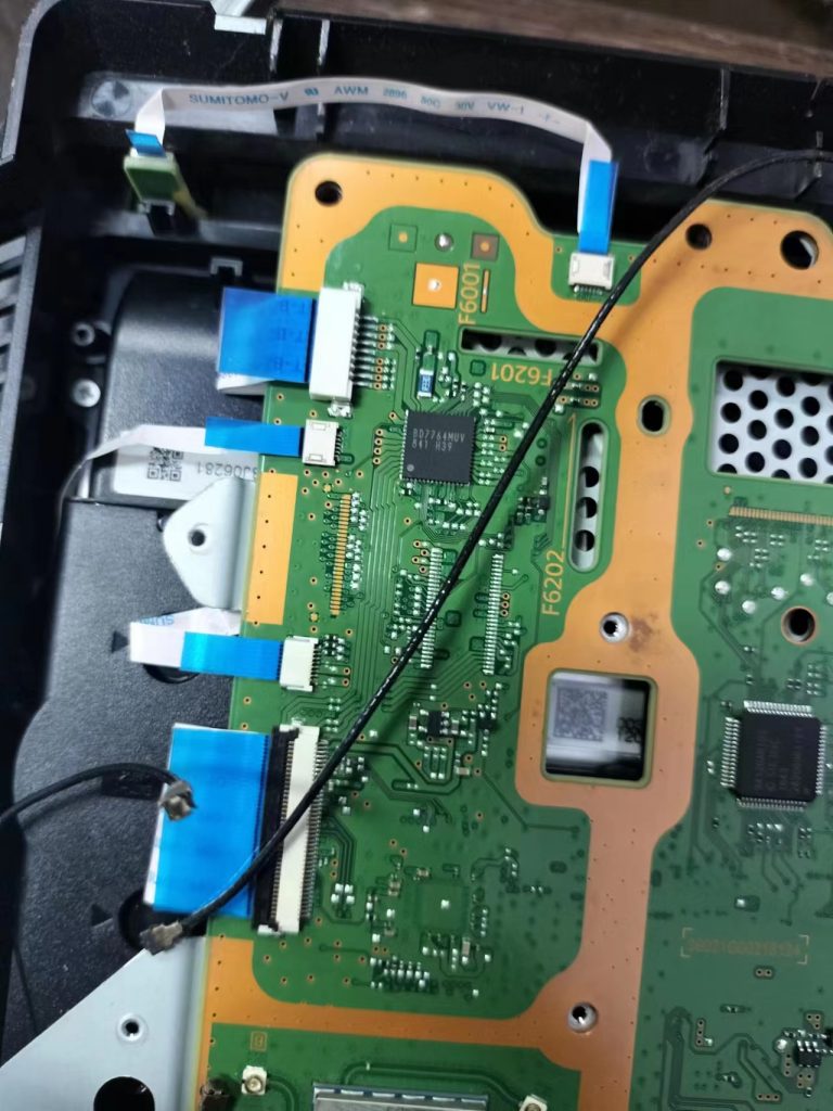 索尼PS4Pro游戏机不开机拆机图解