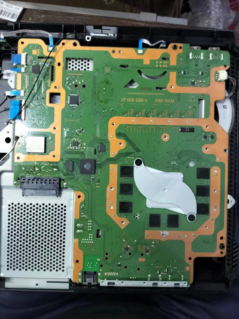 索尼PS4Pro游戏机不开机拆机图解