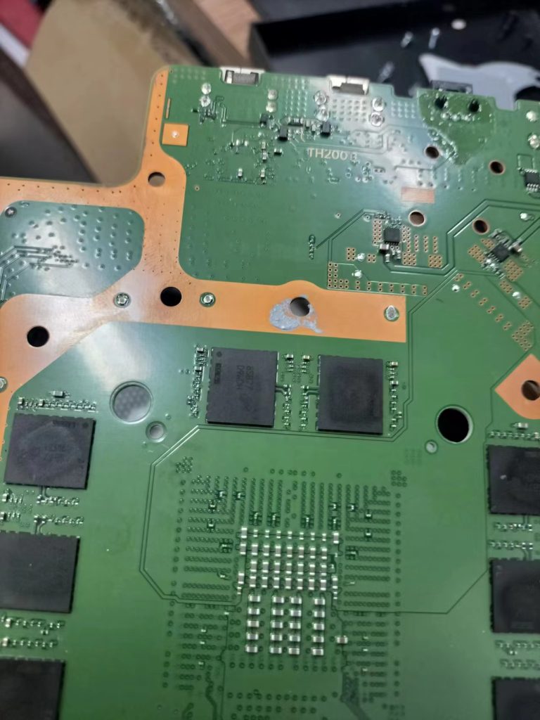 索尼PS4Pro游戏机不开机拆机图解