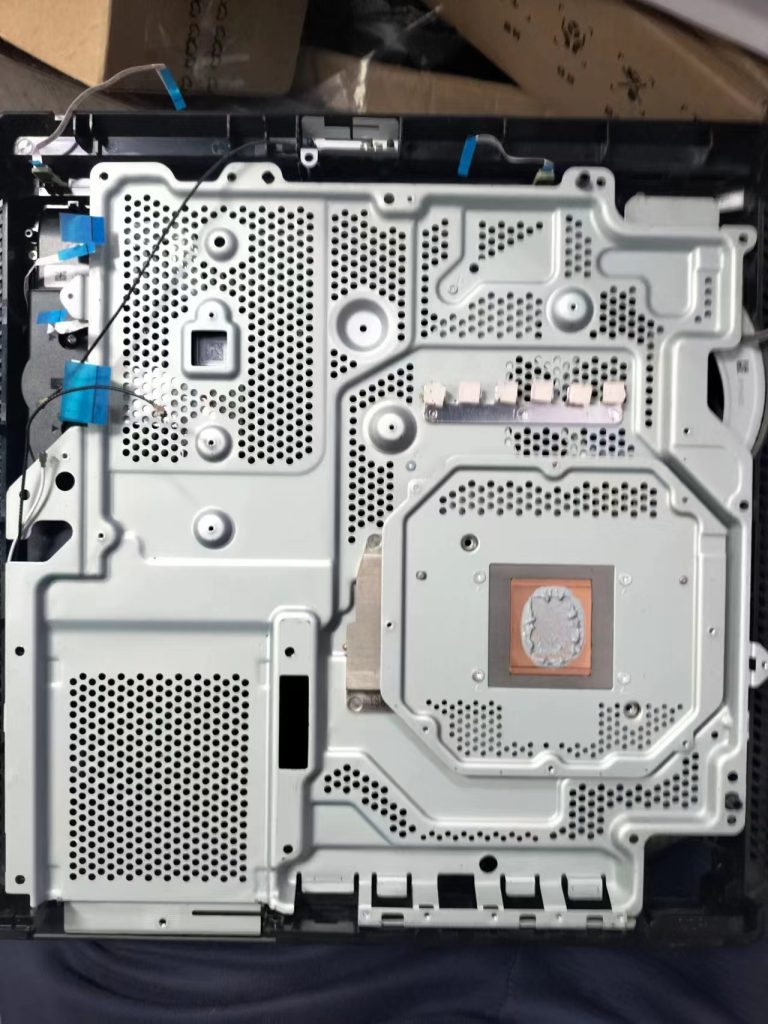 索尼PS4Pro游戏机不开机拆机图解