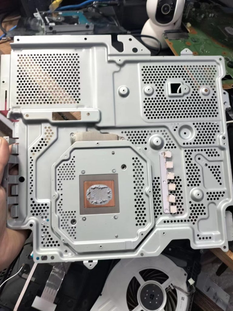 索尼PS4Pro游戏机不开机拆机图解