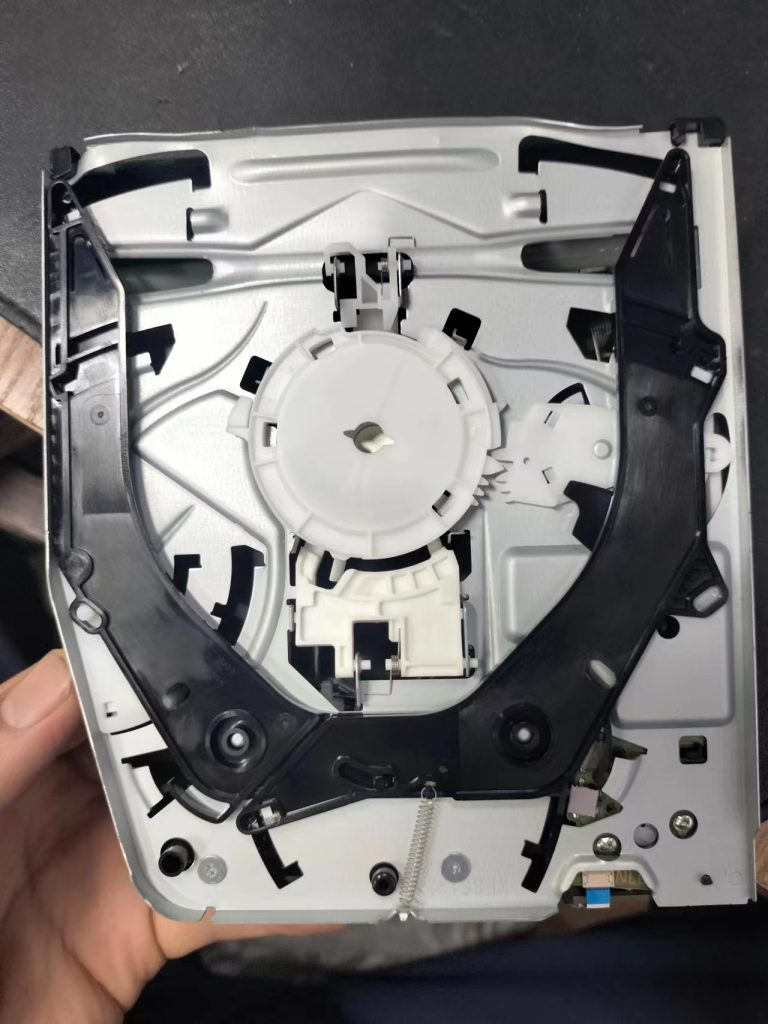 索尼PS4Pro游戏机不开机拆机图解