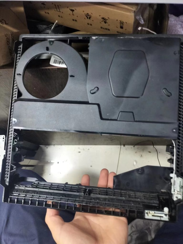 索尼PS4Pro游戏机不开机拆机图解