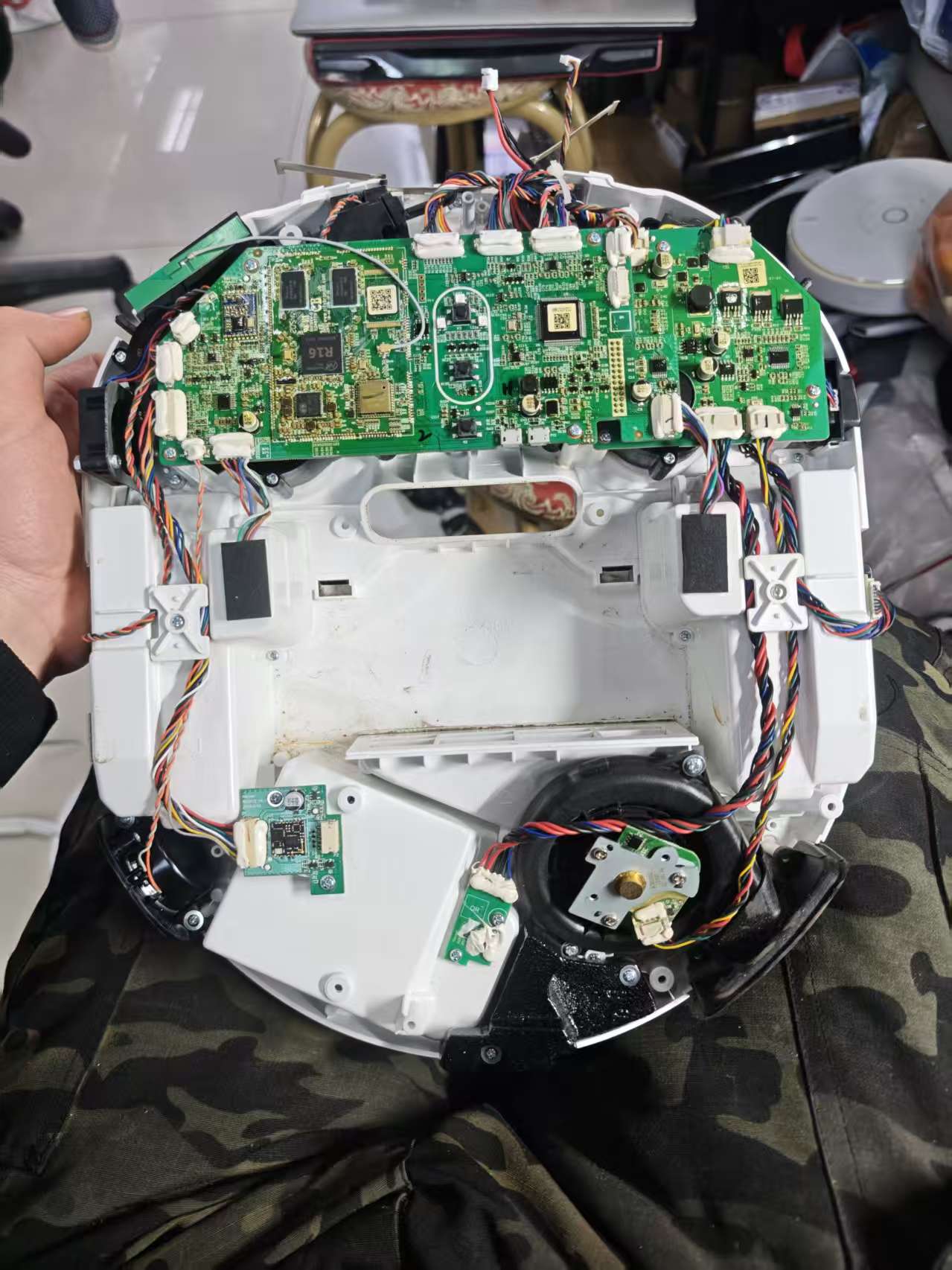 云鲸智能真空吸尘器拆机维修