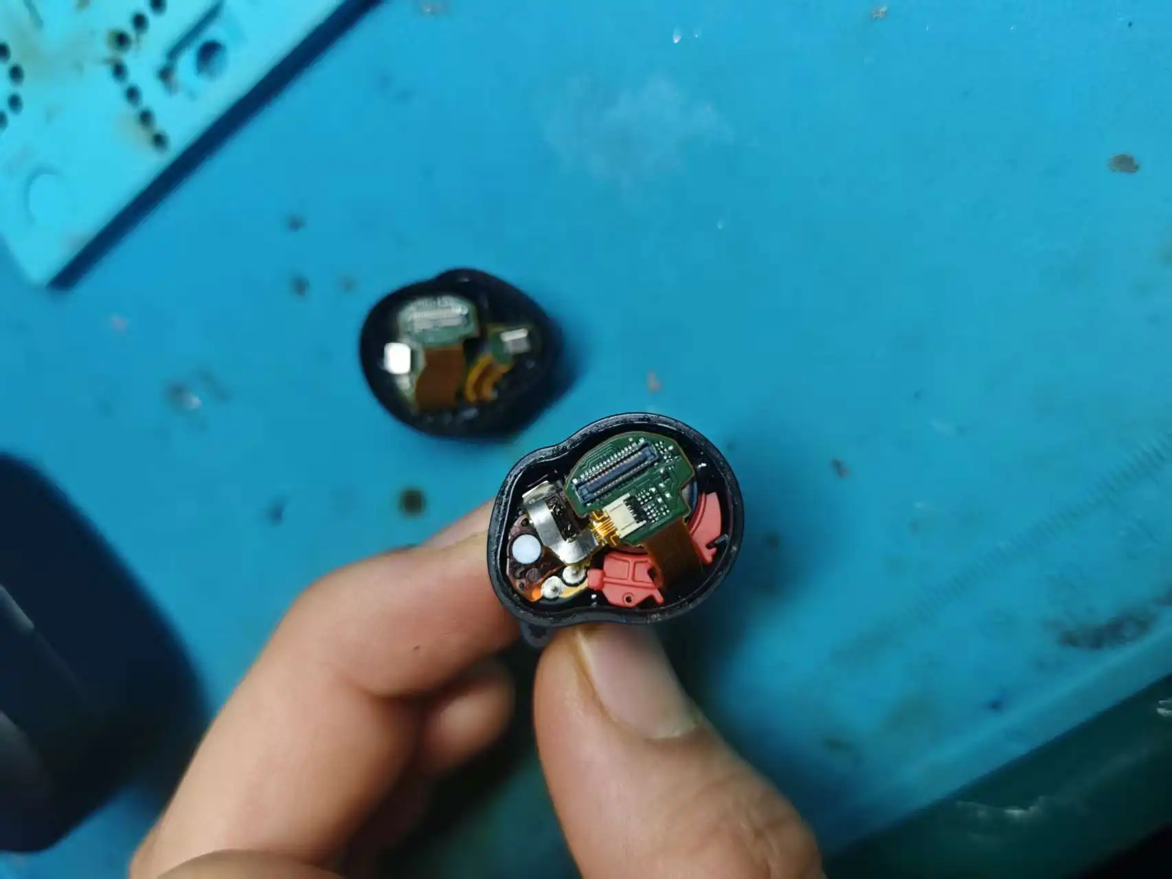 索尼YY2948蓝牙耳机拆解维修