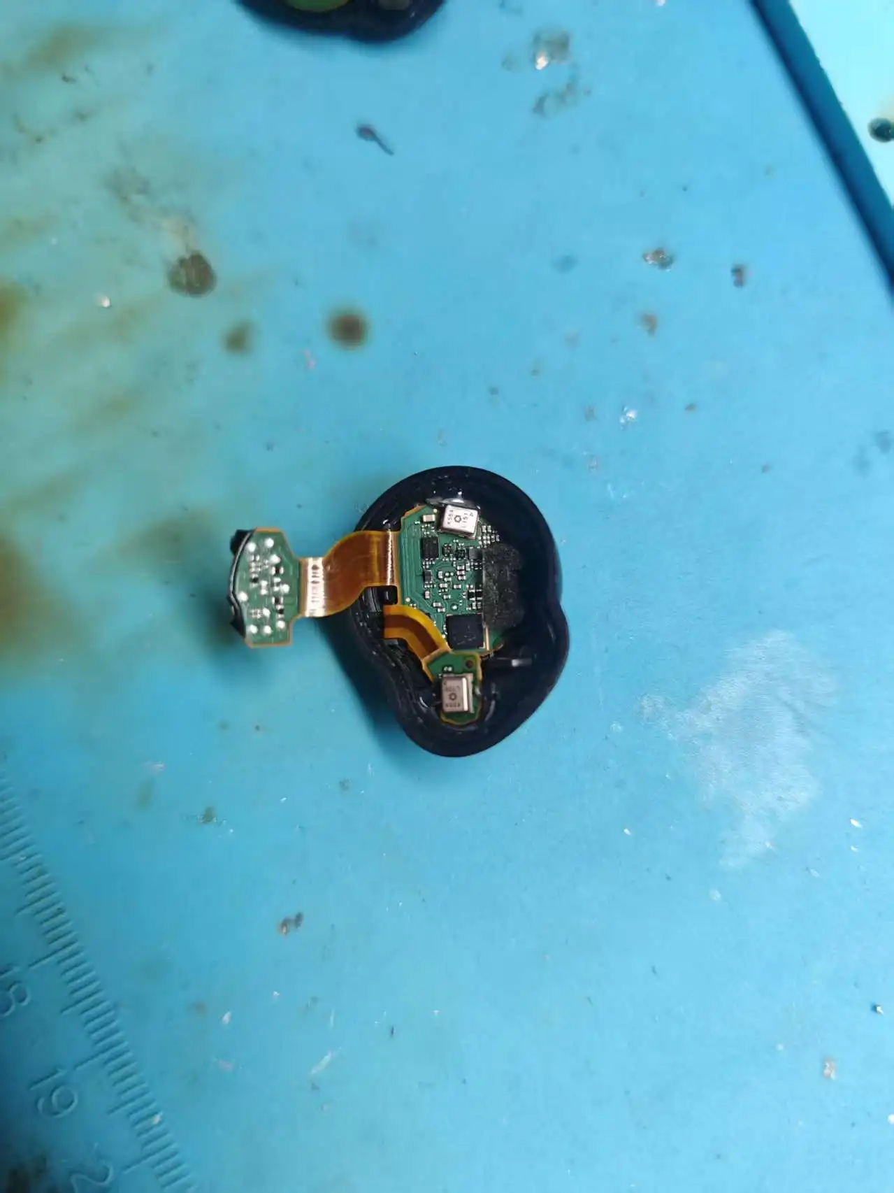 索尼YY2948蓝牙耳机拆解维修