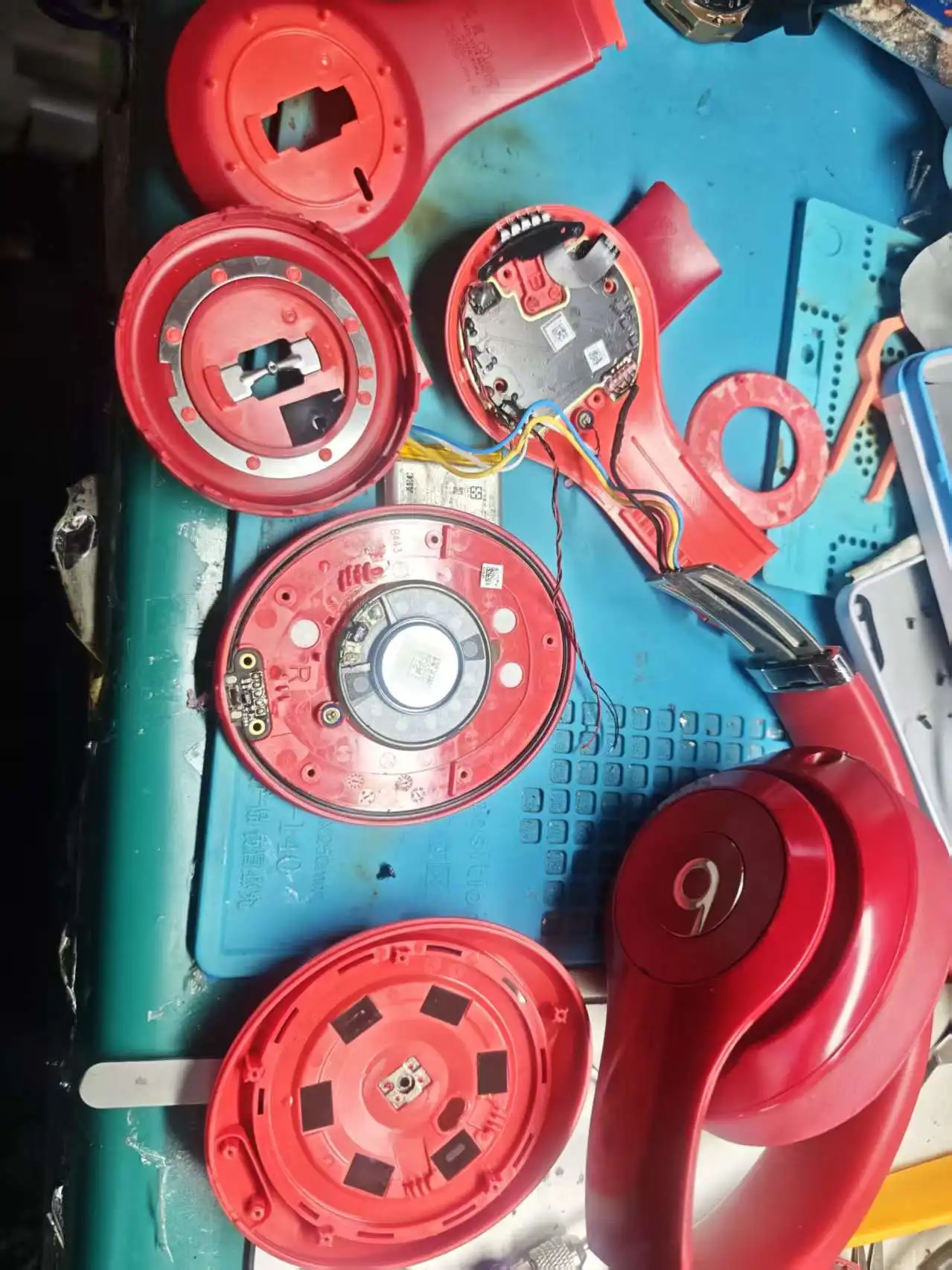 Beats Studio3 Wireless无线蓝牙耳机拆解维修