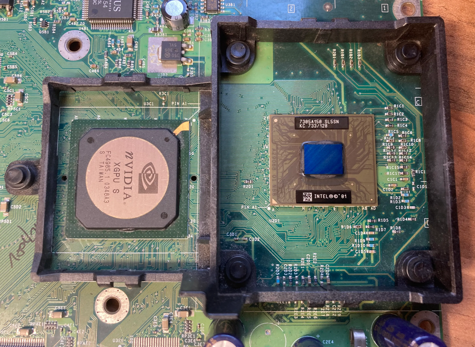 2003 年 Microsoft Xbox游戏机拆解维修