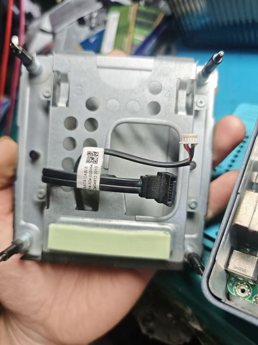Intel NUC微型小电脑不开机拆解维修