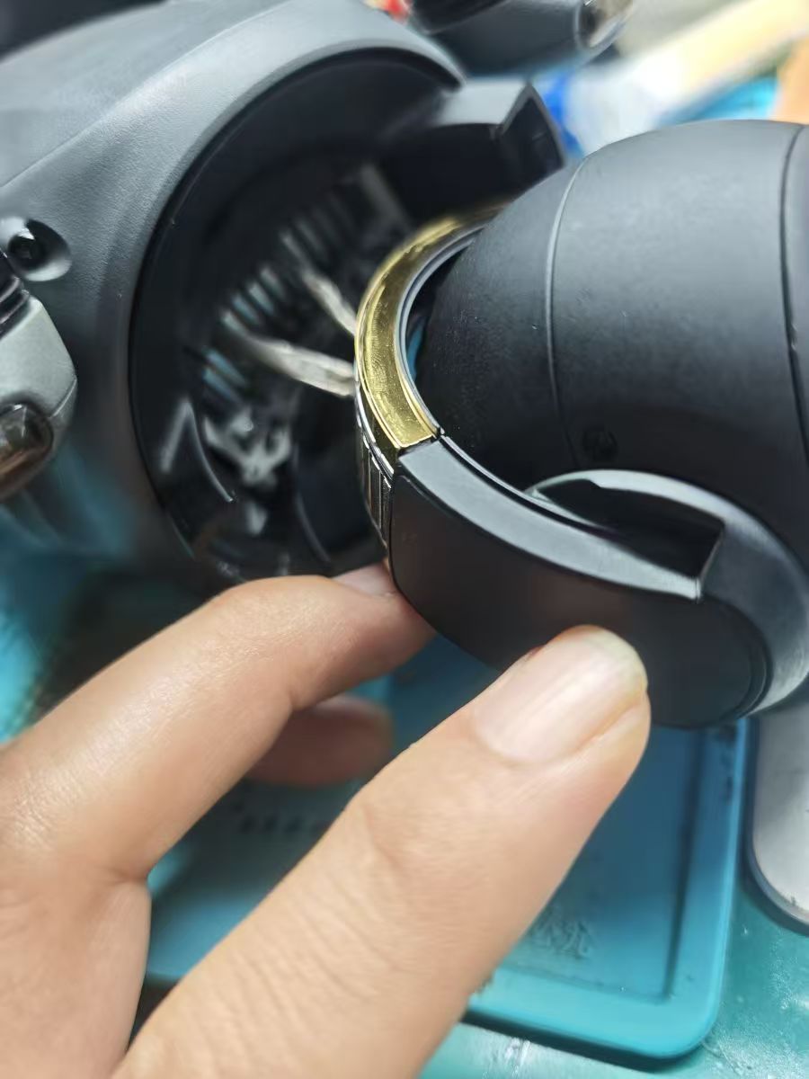 大疆无人机‌Mavic 4 Pro相机镜头掉了拆解维修