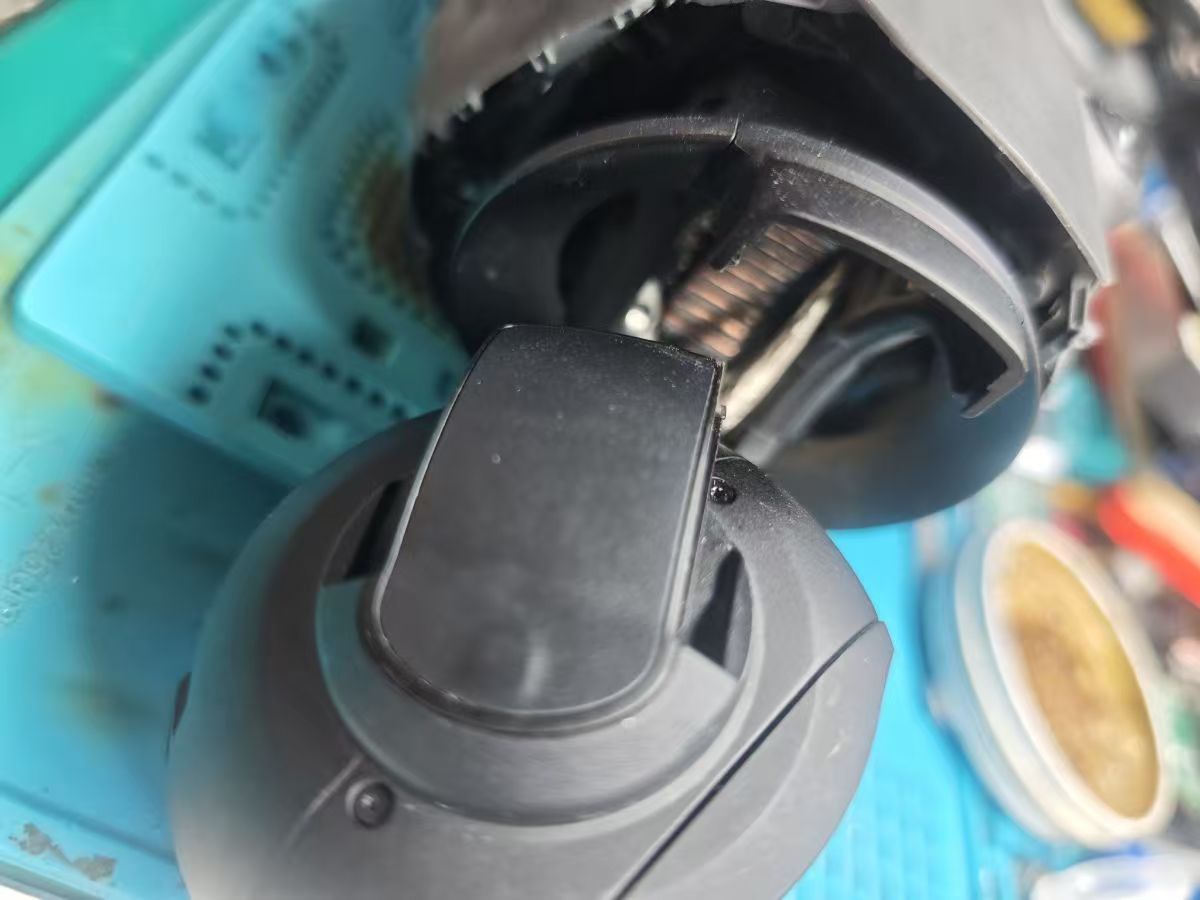 大疆无人机‌Mavic 4 Pro相机镜头掉了拆解维修