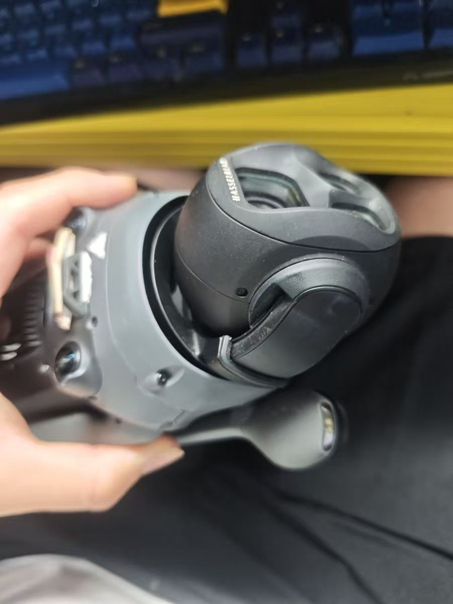 大疆无人机‌Mavic 4 Pro相机镜头掉了拆解维修