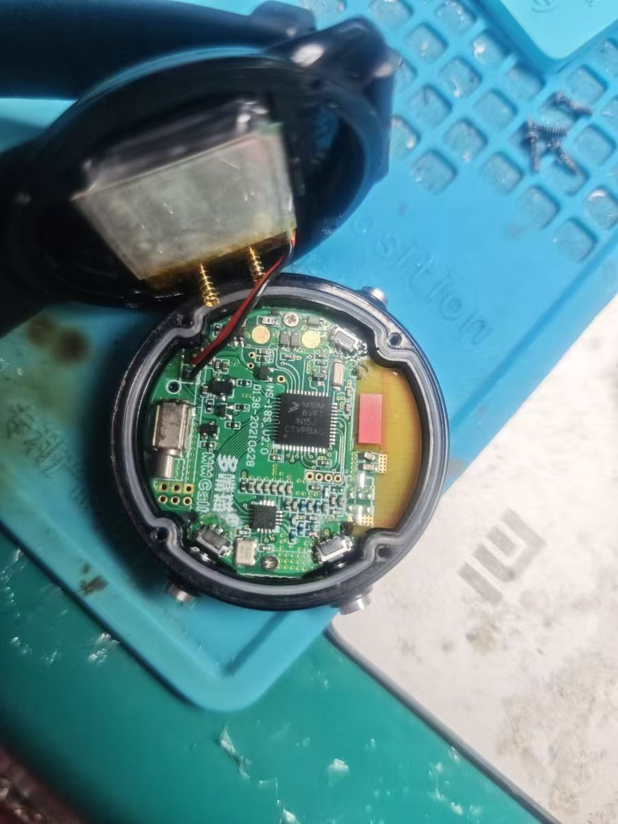多嘴猫手表呼叫器进水拆解维修