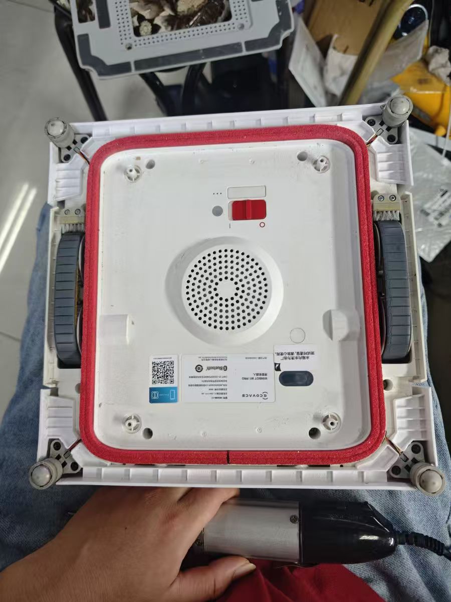 科沃斯W1PRO擦窗机器人不喷水拆解维修
