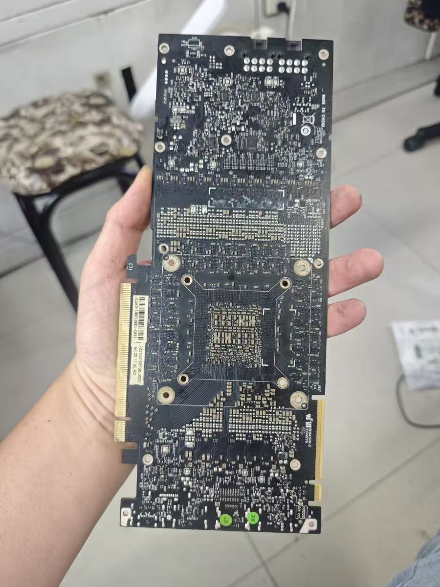 七彩虹显卡2080IT拆解维修