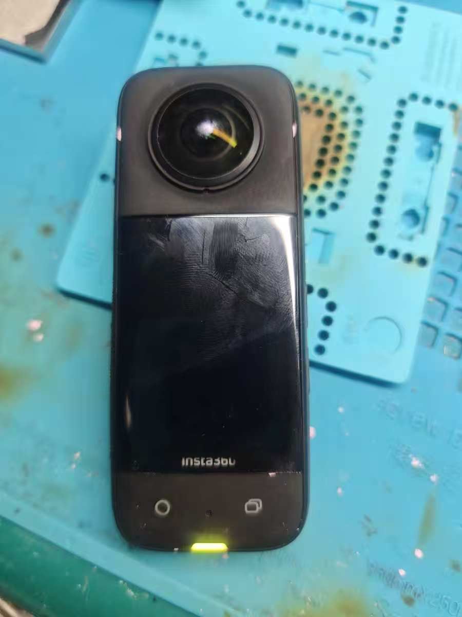 影石Insta360摔不开机拆机维修