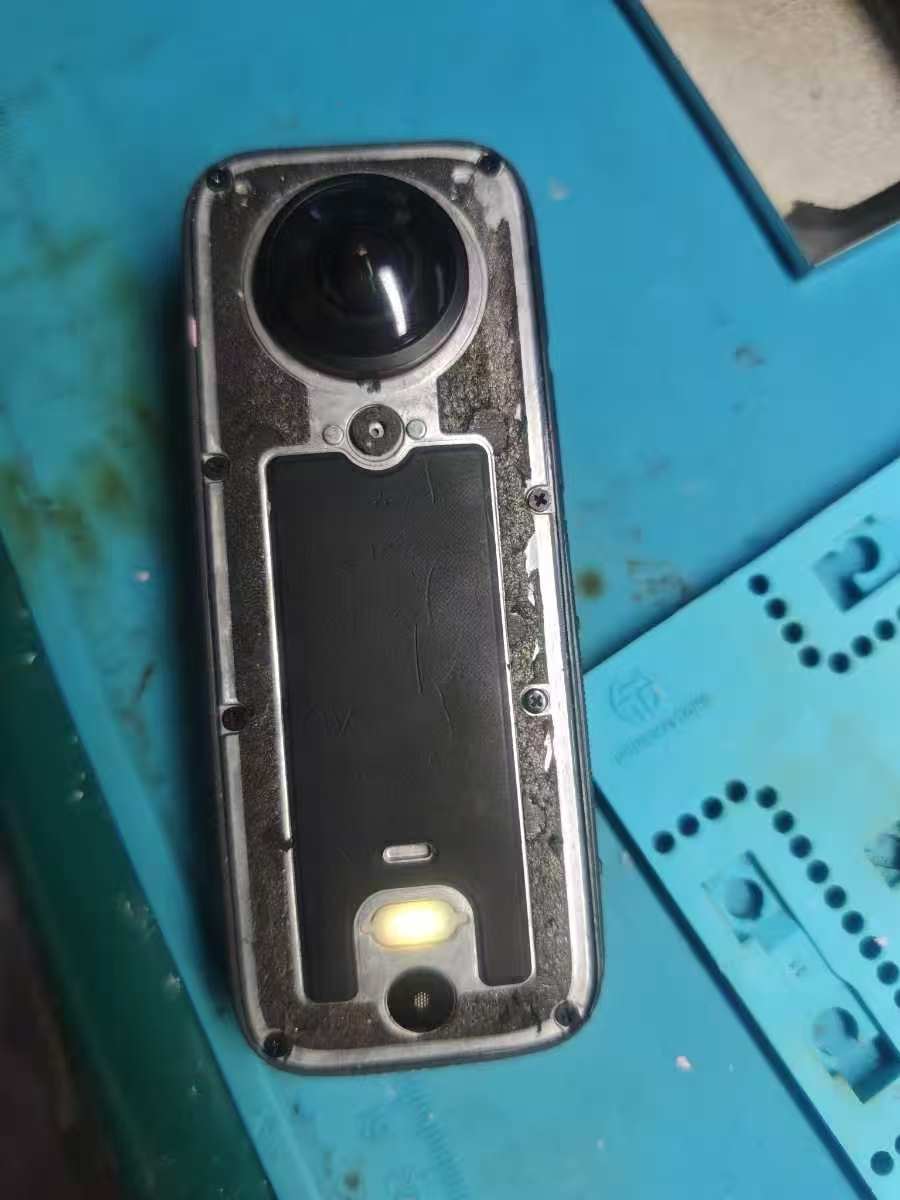 影石Insta360摔不开机拆机维修
