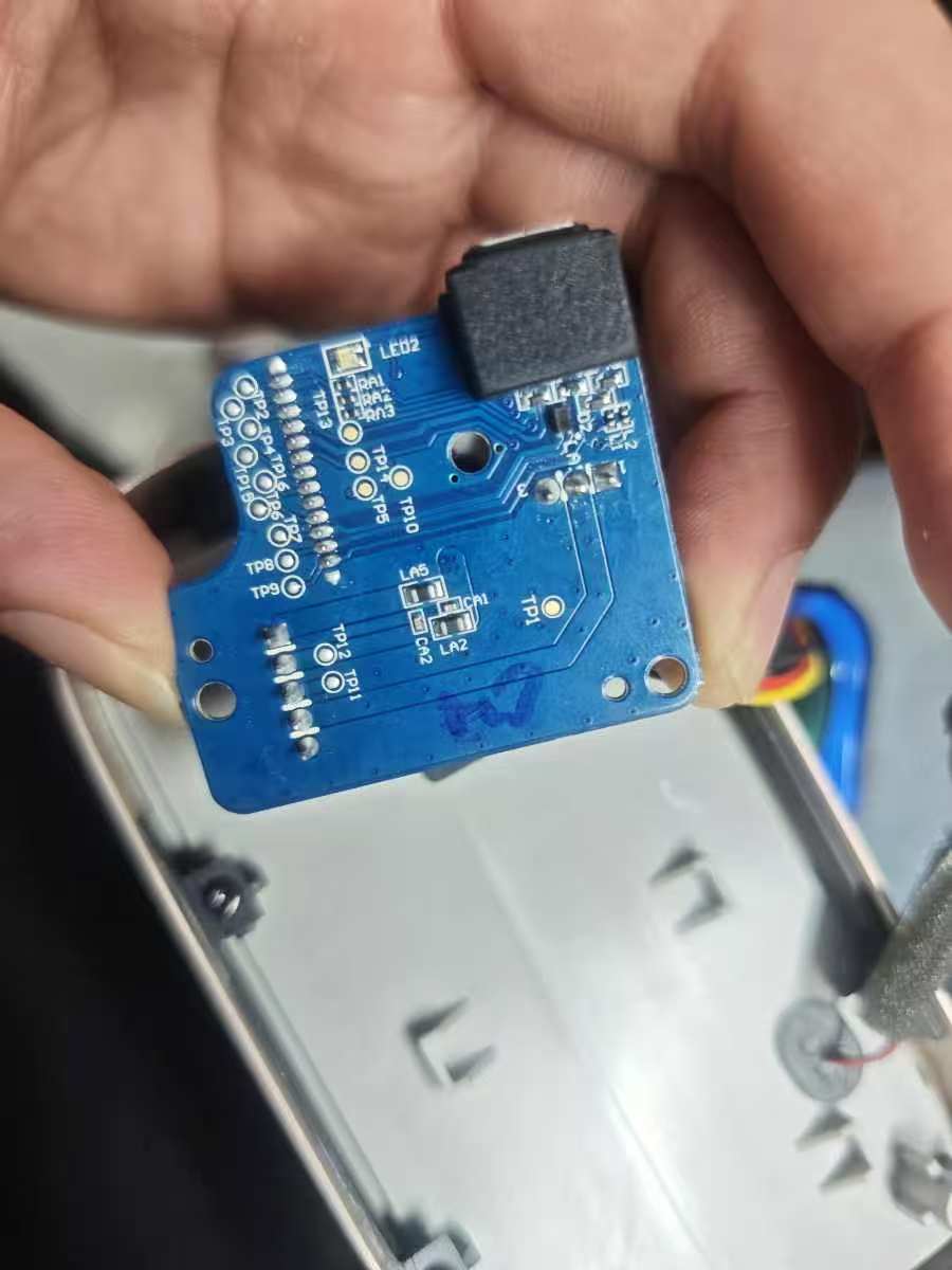 BeoplayP6蓝牙音响不开机拆机维修