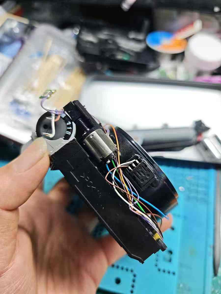 拍立得mini50s相机开机屏幕显示一下就灭拆解维修