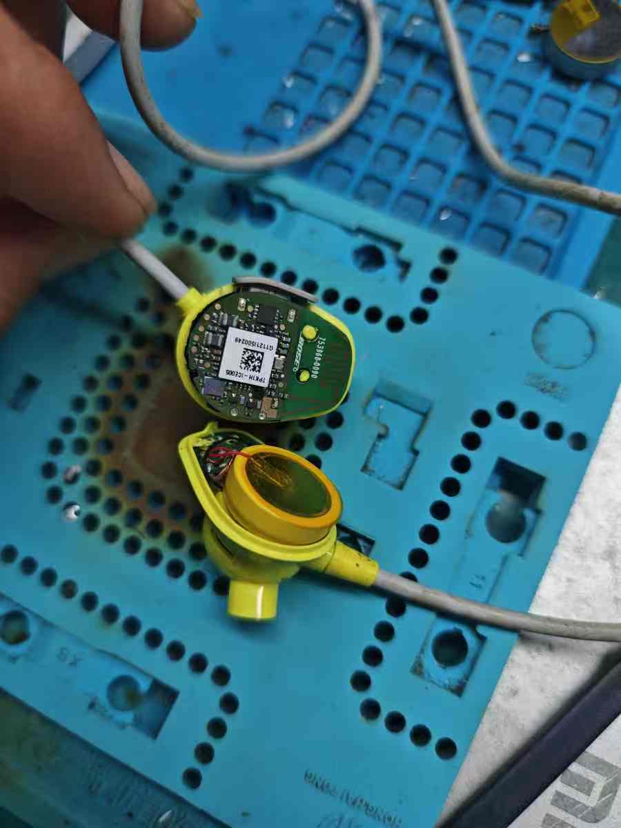 Bose SoundSport蓝牙无线耳机待机时间短拆解更换电池
