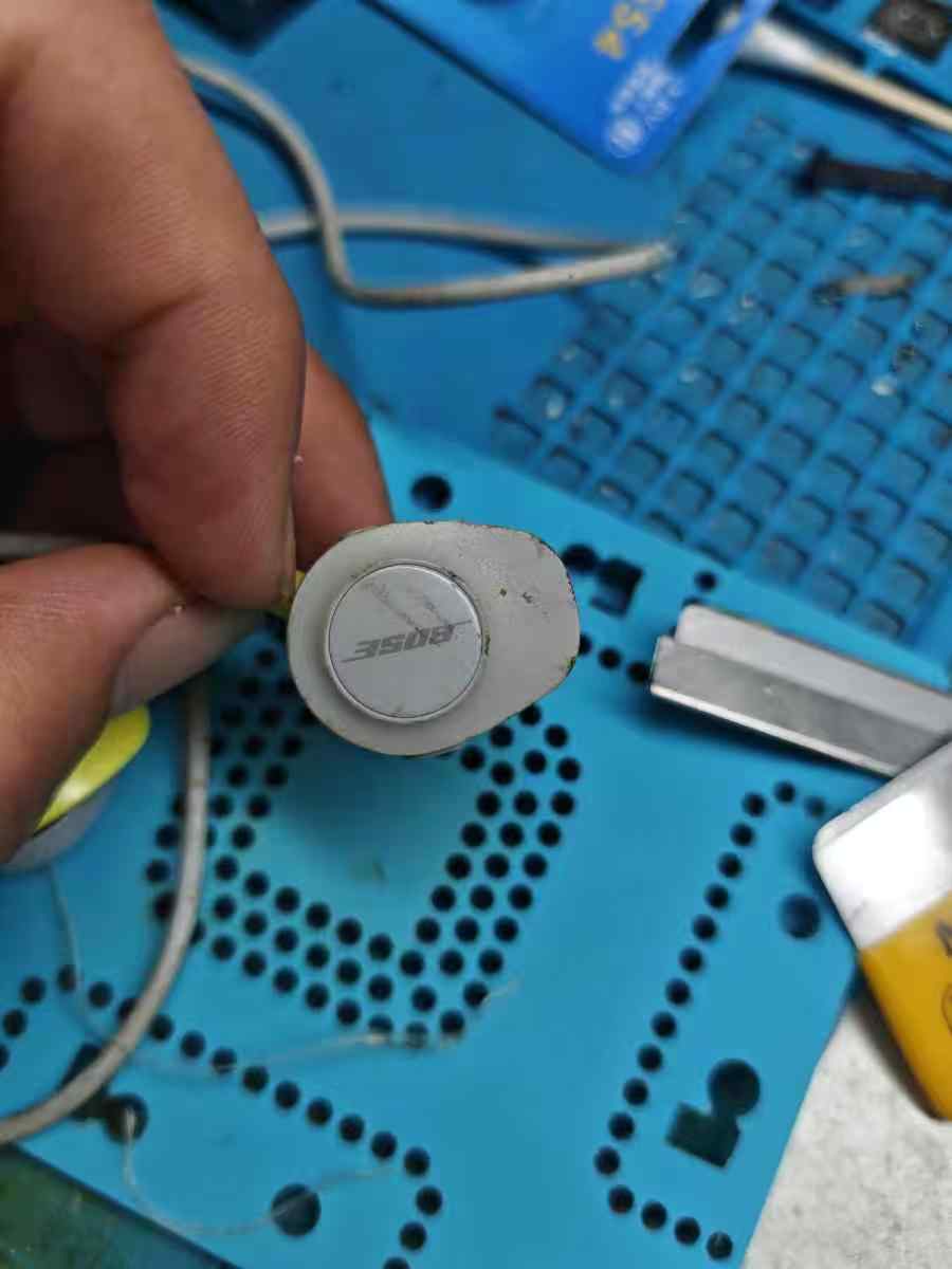 Bose SoundSport蓝牙无线耳机待机时间短拆解更换电池