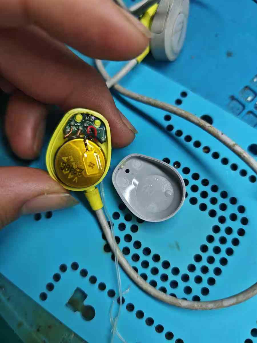 Bose SoundSport蓝牙无线耳机待机时间短拆解更换电池