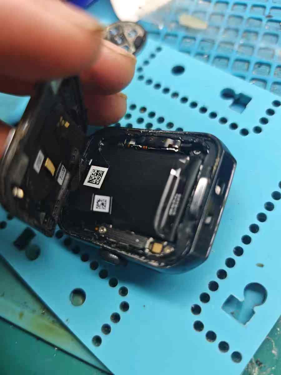 OPPO Watch 3 pro手表充电发热待机短拆解维修