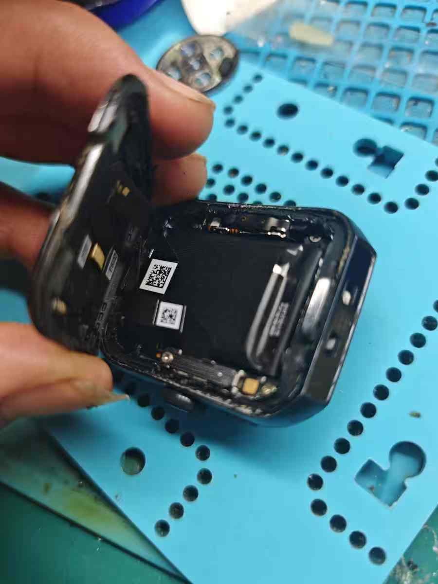 OPPO Watch 3 pro手表充电发热待机短拆解维修