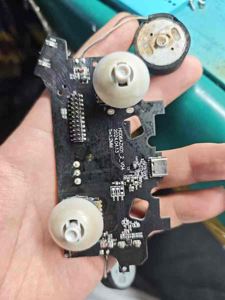 澳加狮AOLION K10游戏手柄进水腐蚀不开机拆解维修