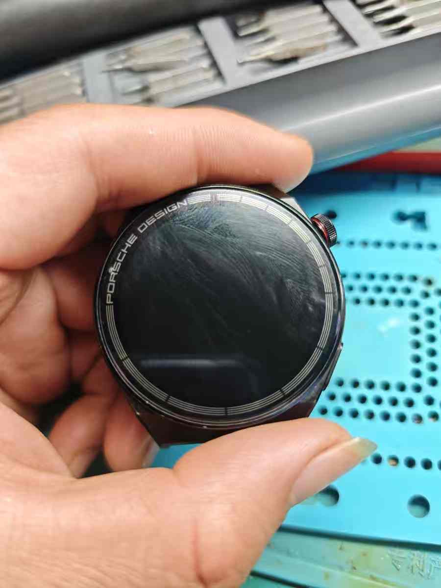 华为WATCH GT 3保时捷款进水屏幕不亮拆解维修