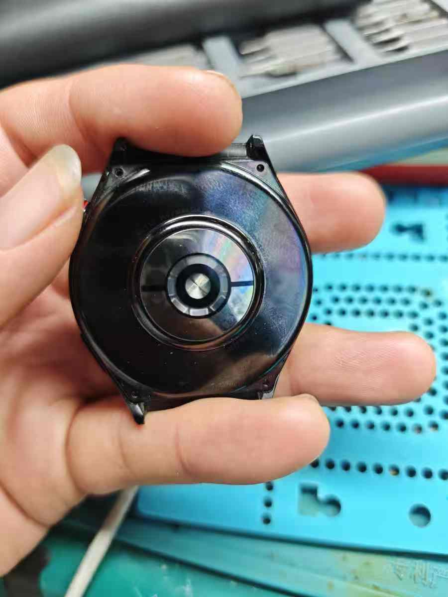 华为WATCH GT 3保时捷款进水屏幕不亮拆解维修